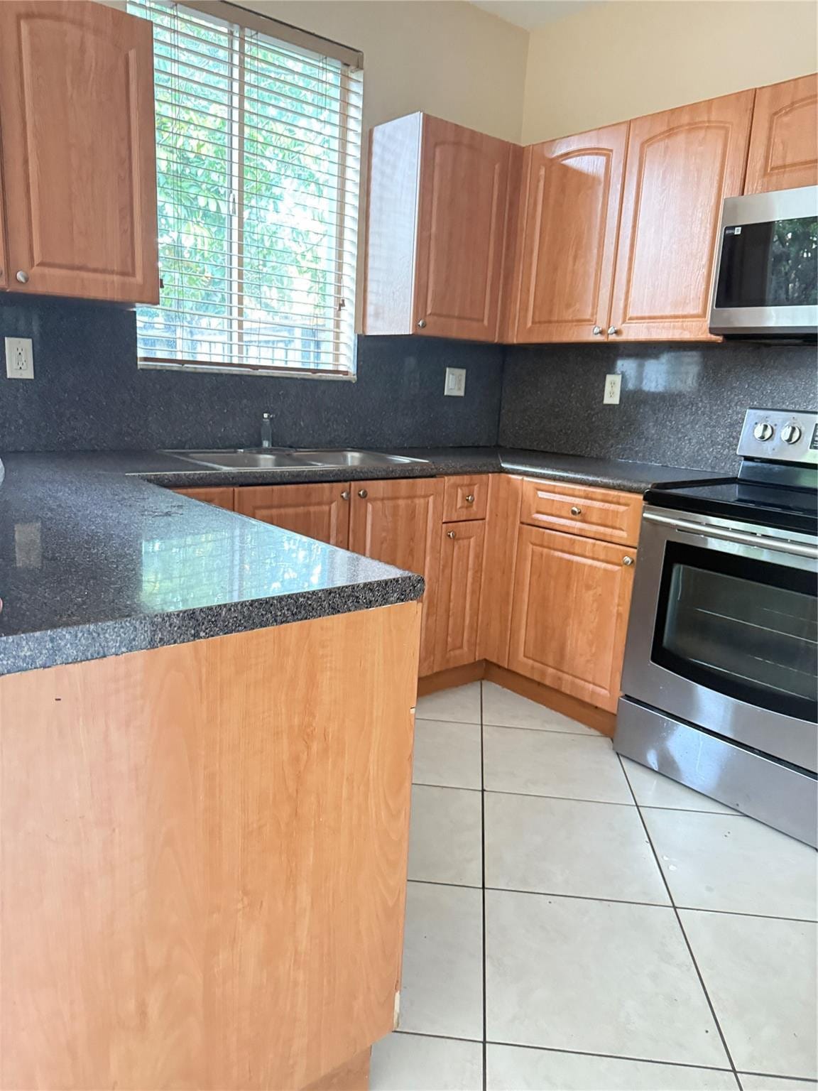 1433 SE 24th Court 261 — photo 4