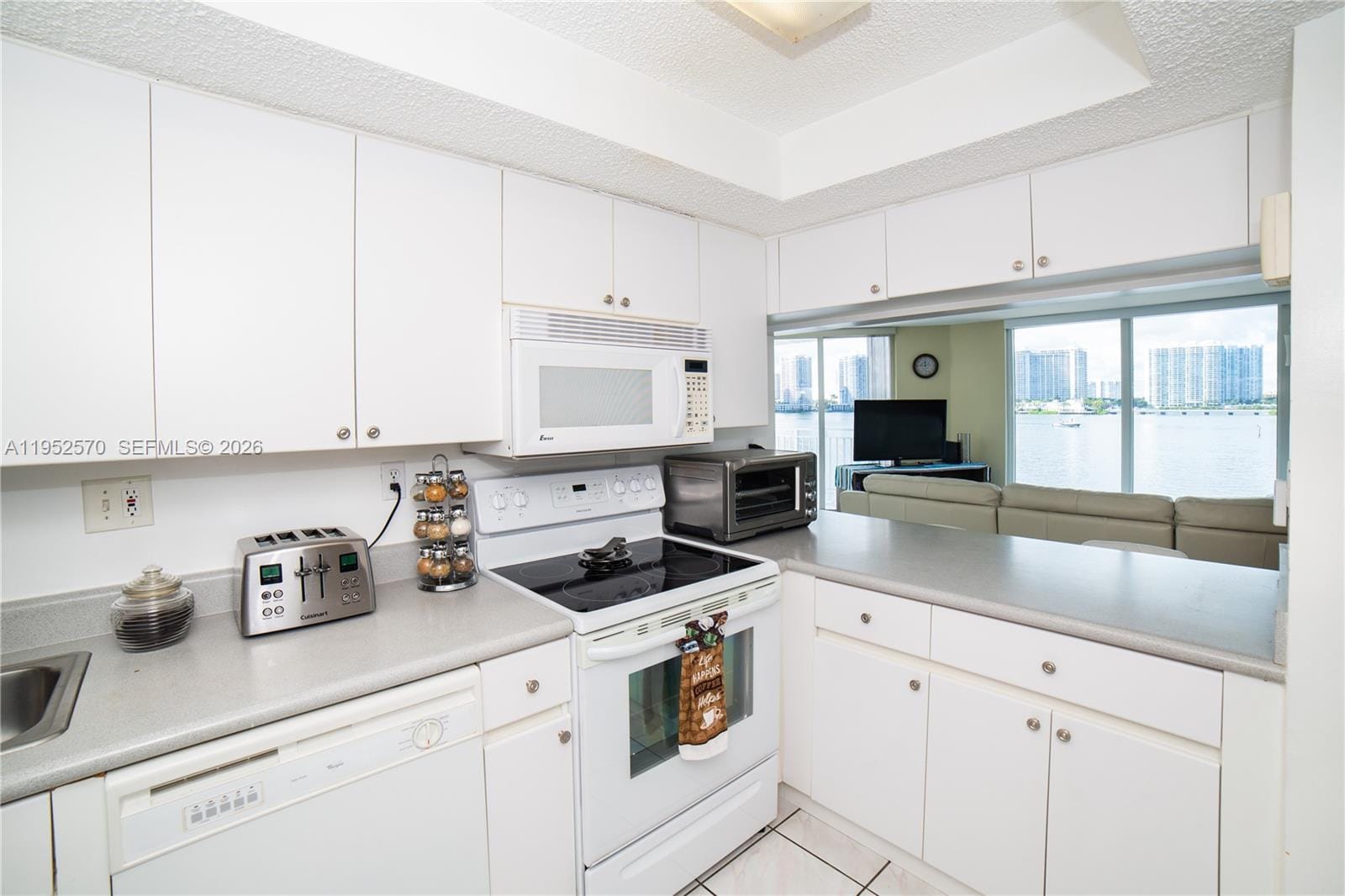 18000 N Bay Road 404, Sunny Isles Beach, FL 33160 photo 24