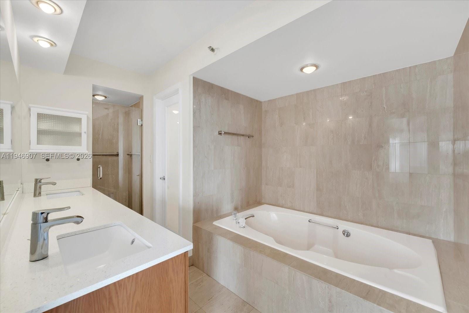2843 S Bayshore Drive 11C — photo 10