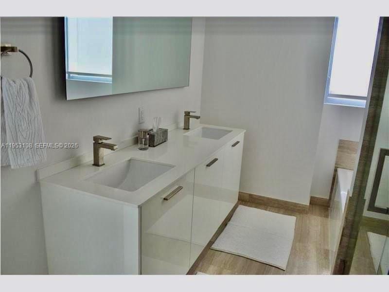 1300 Brickell Bay Drive 3302, Miami, FL 33131 photo 10