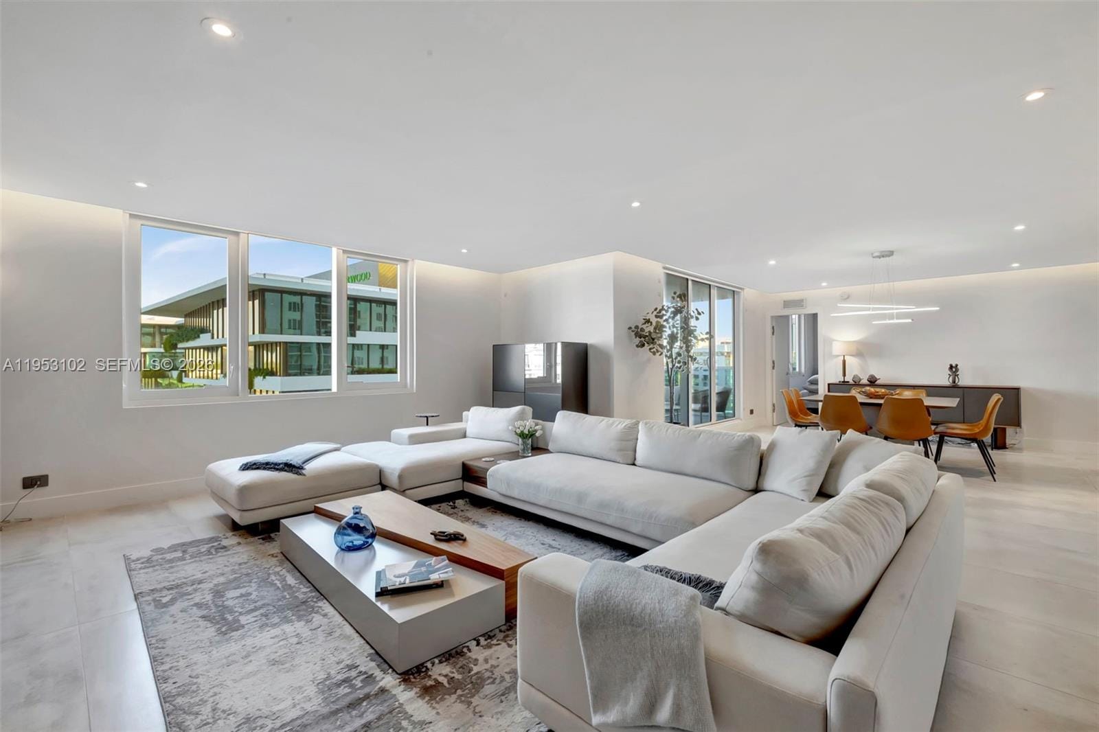 2301 Collins Avenue 634/635 — photo 4