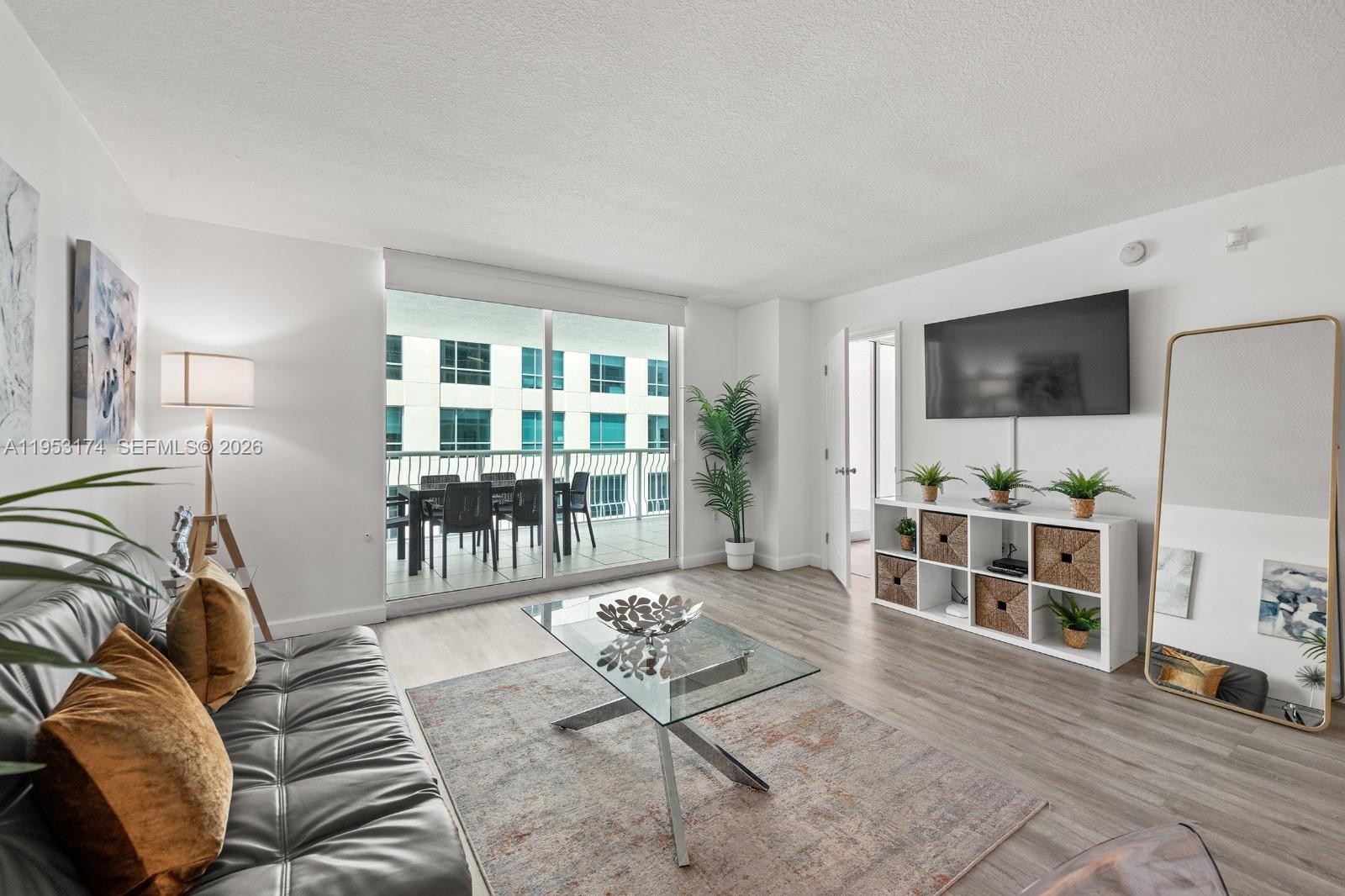 1200 Brickell Bay Drive 2414, Miami, FL 33131, Miami