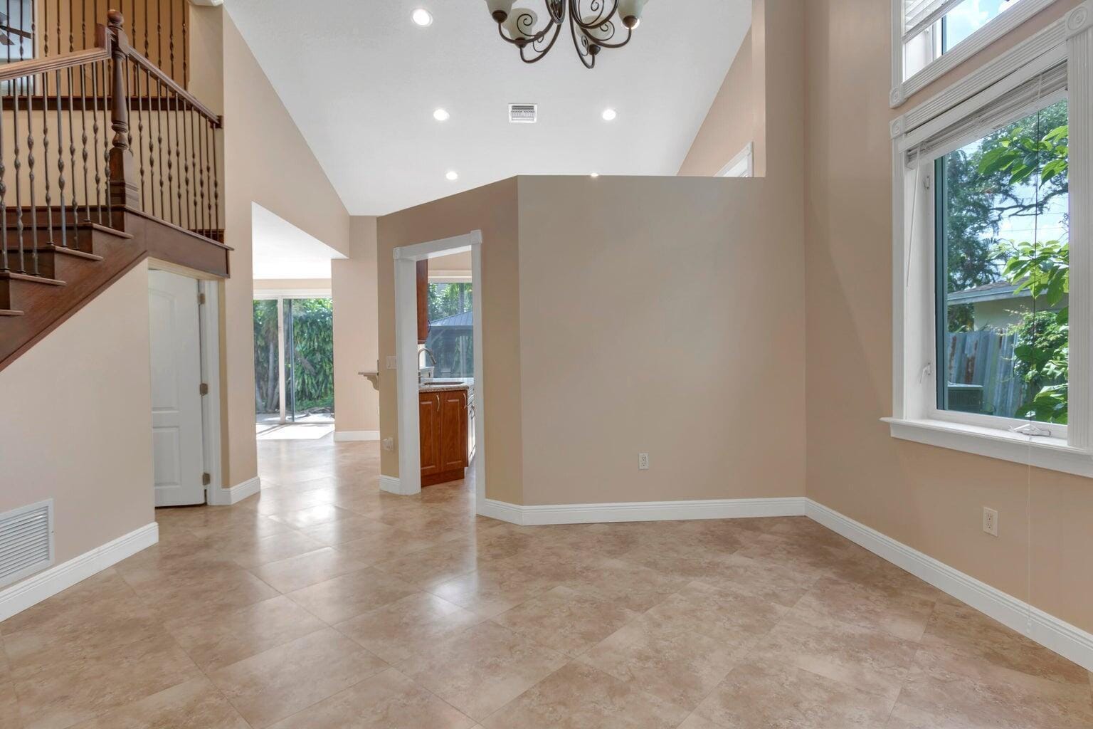 4500 SW 25th Terrace — photo 6
