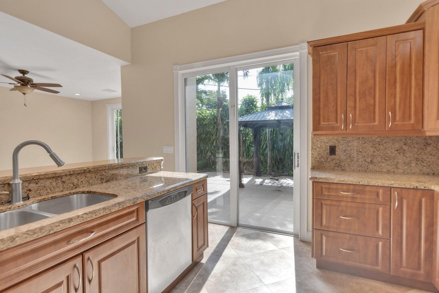 4500 SW 25th Terrace — photo 9