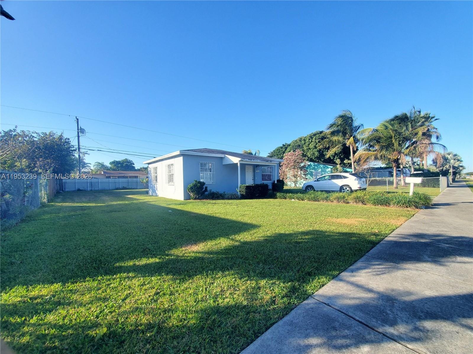 10040 SW 170th Terrace — photo 1
