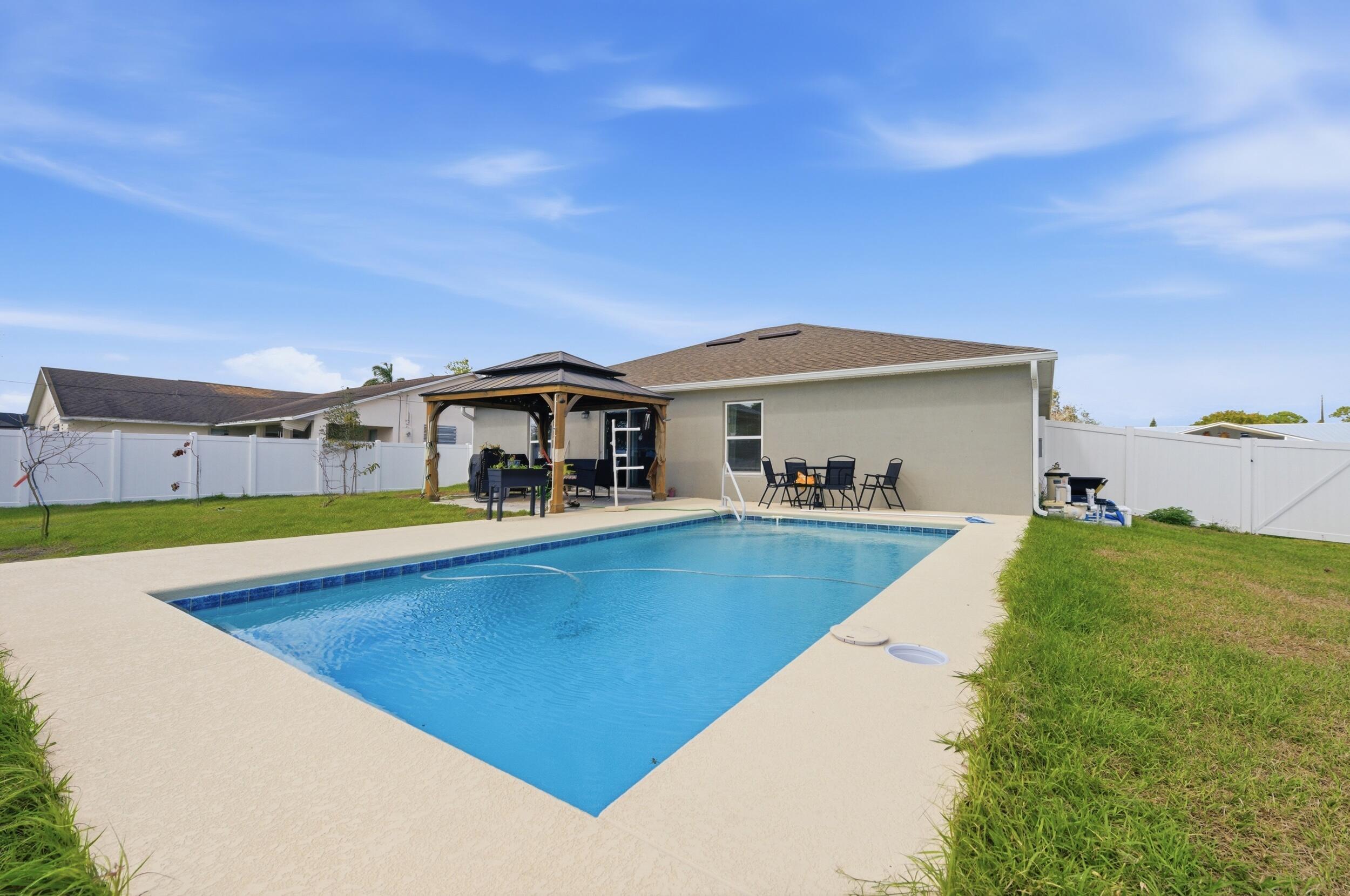 684 SE Crescent Avenue, Port St. Lucie, FL 34984, Port St Lucie