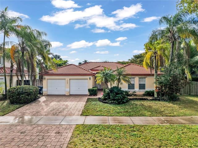15486 SW 147th Street, sold in Oak Creek, Miami, FL