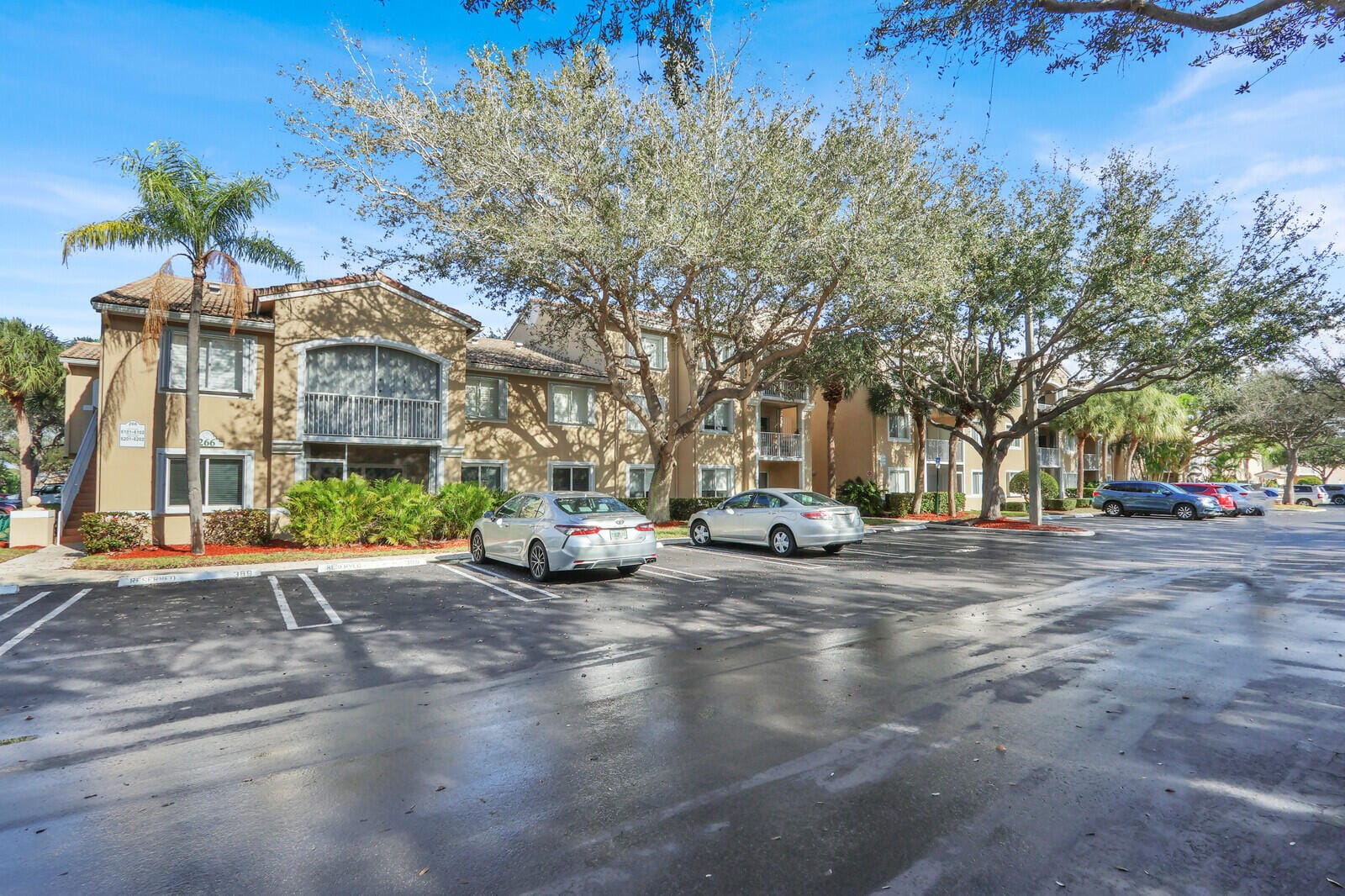 266 Village Boulevard 6303, Tequesta, FL 33469 photo 2