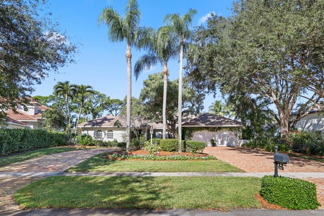 2865 Banyan Boulevard Circle NW, Boca Raton, FL 33431