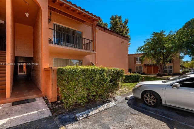 7121 Miami Lakes Drive Q3, Miami Lakes, FL 33014