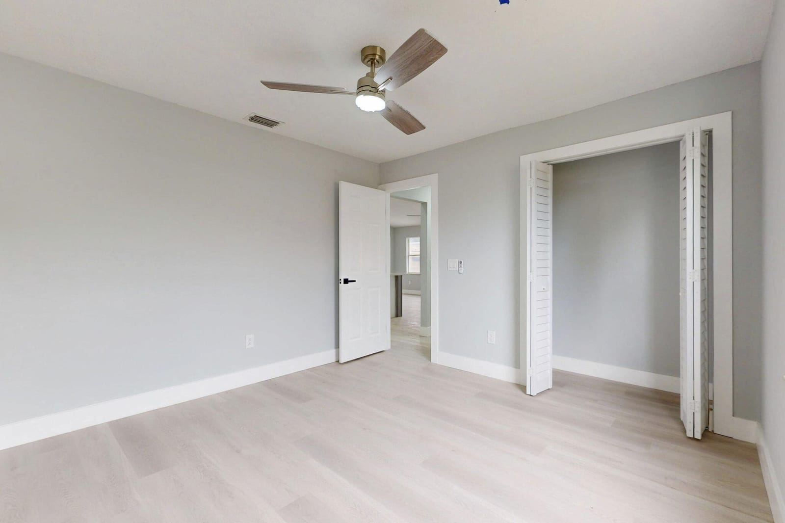 125 NE Jettie Terrace — photo 9
