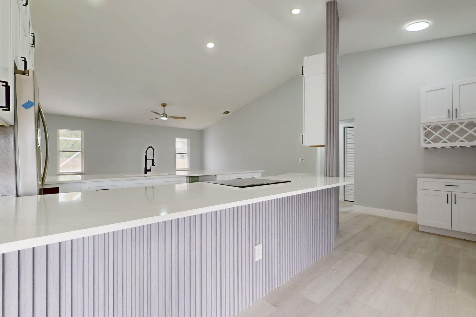 125 NE Jettie Terrace — photo 7