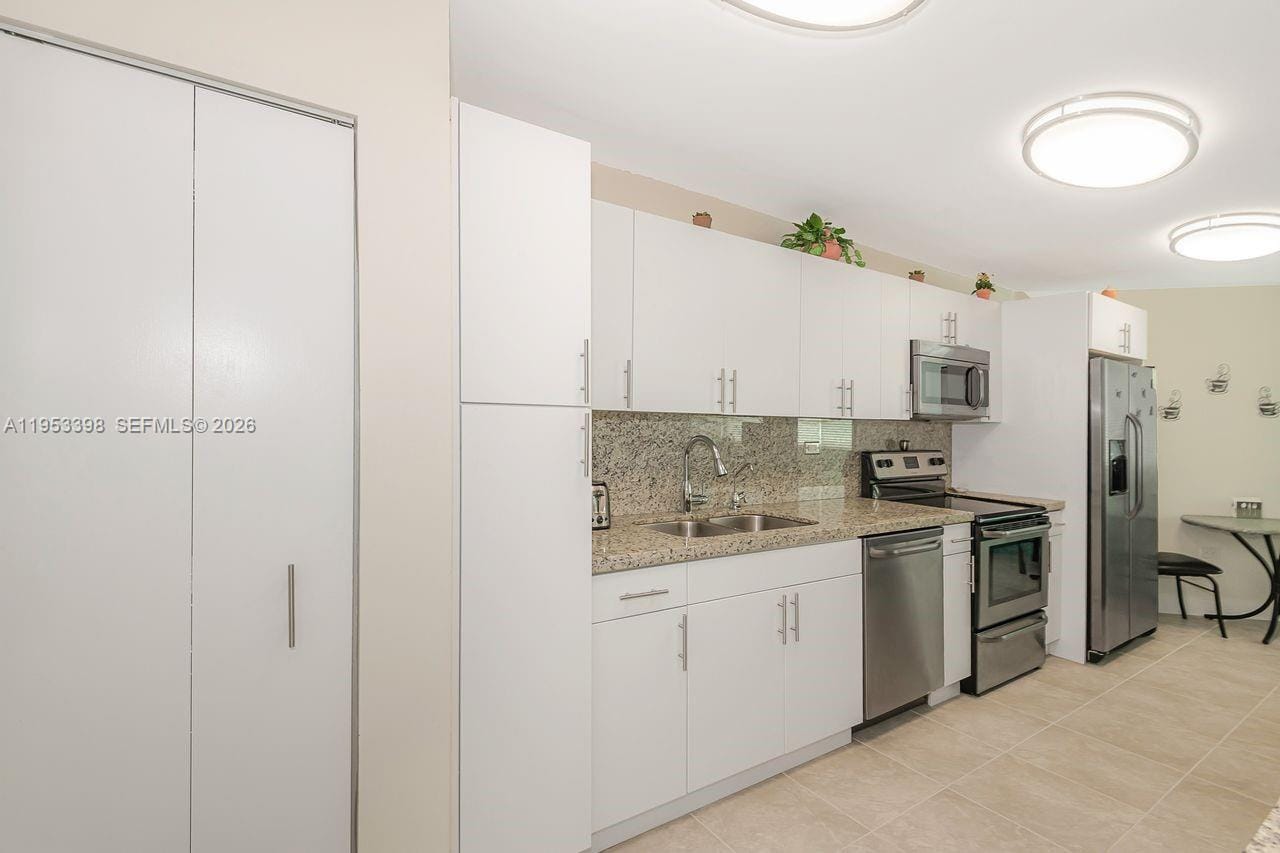 7135 Collins Avenue 722 — photo 10
