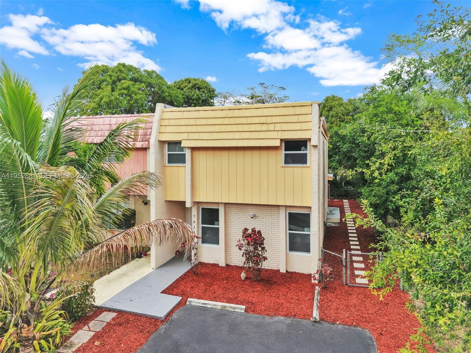 7911 SW 9th Street, North Lauderdale, FL 33068