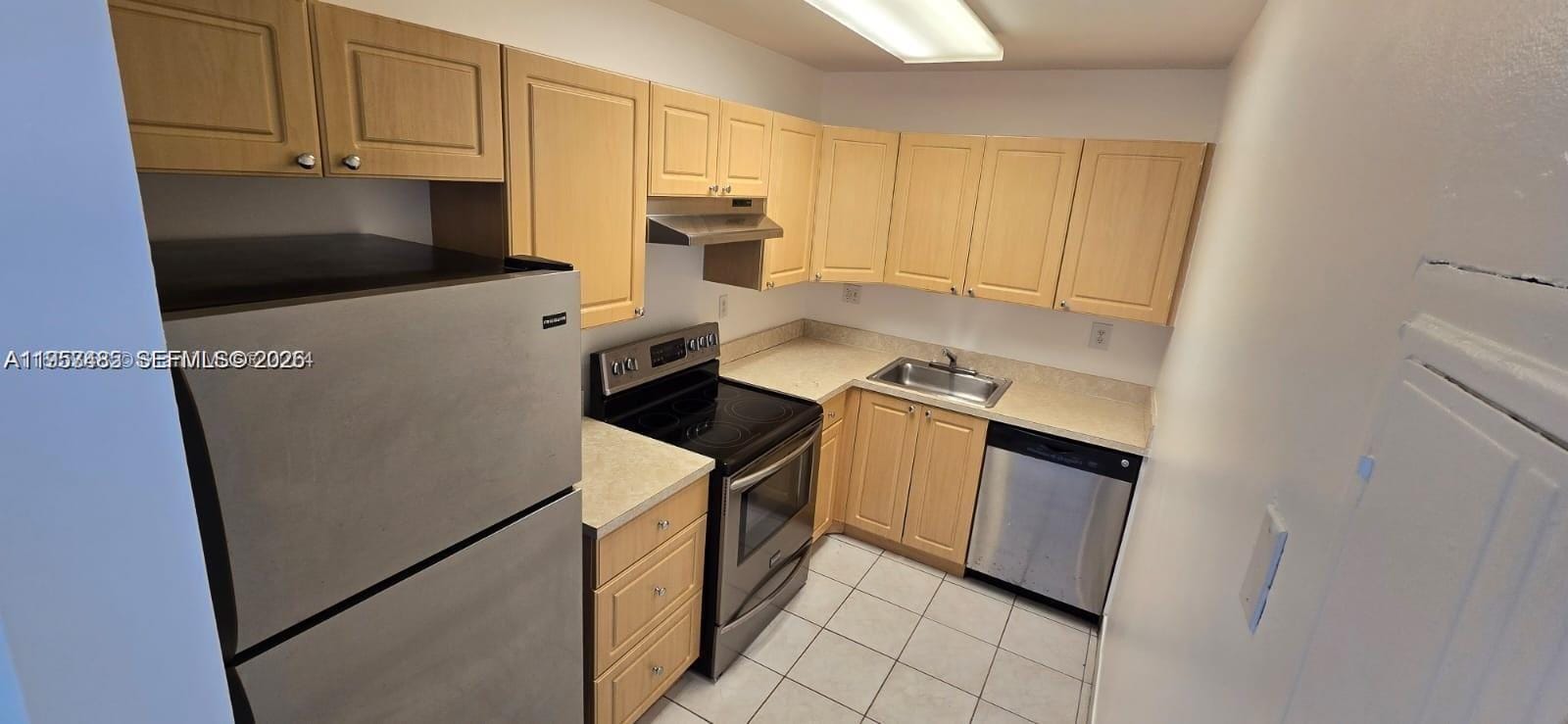 405 S Pine Island Road 202D — photo 2