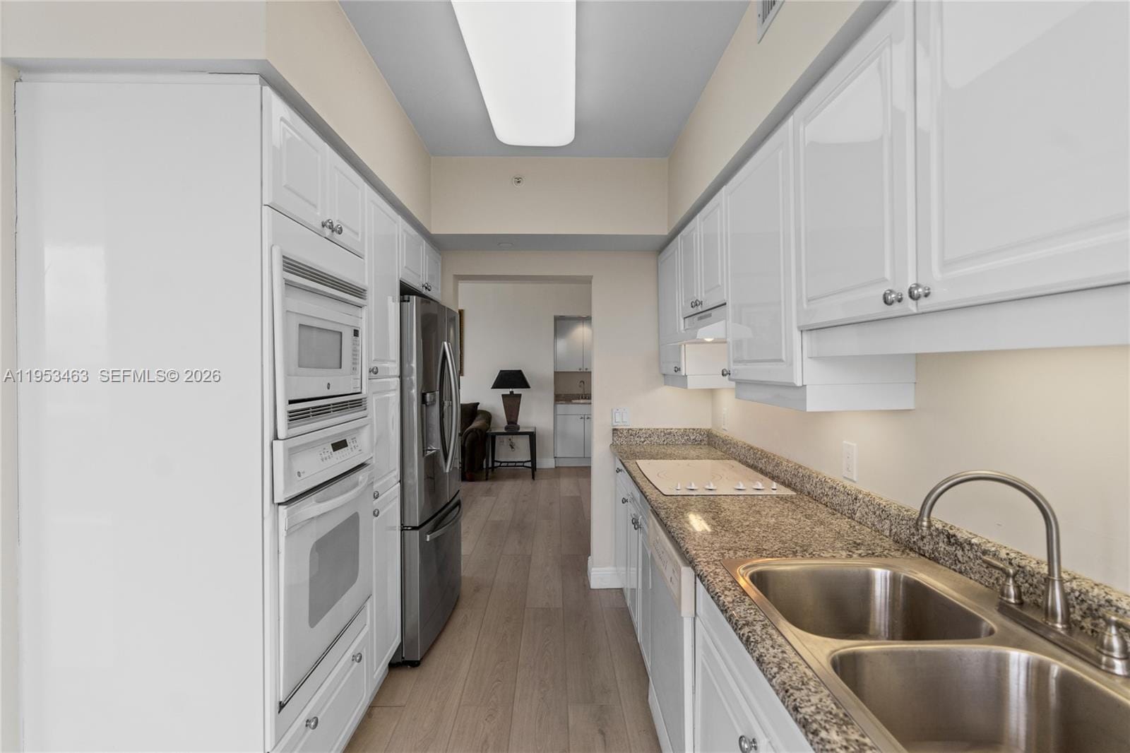 4775 Collins Avenue 507 — photo 11