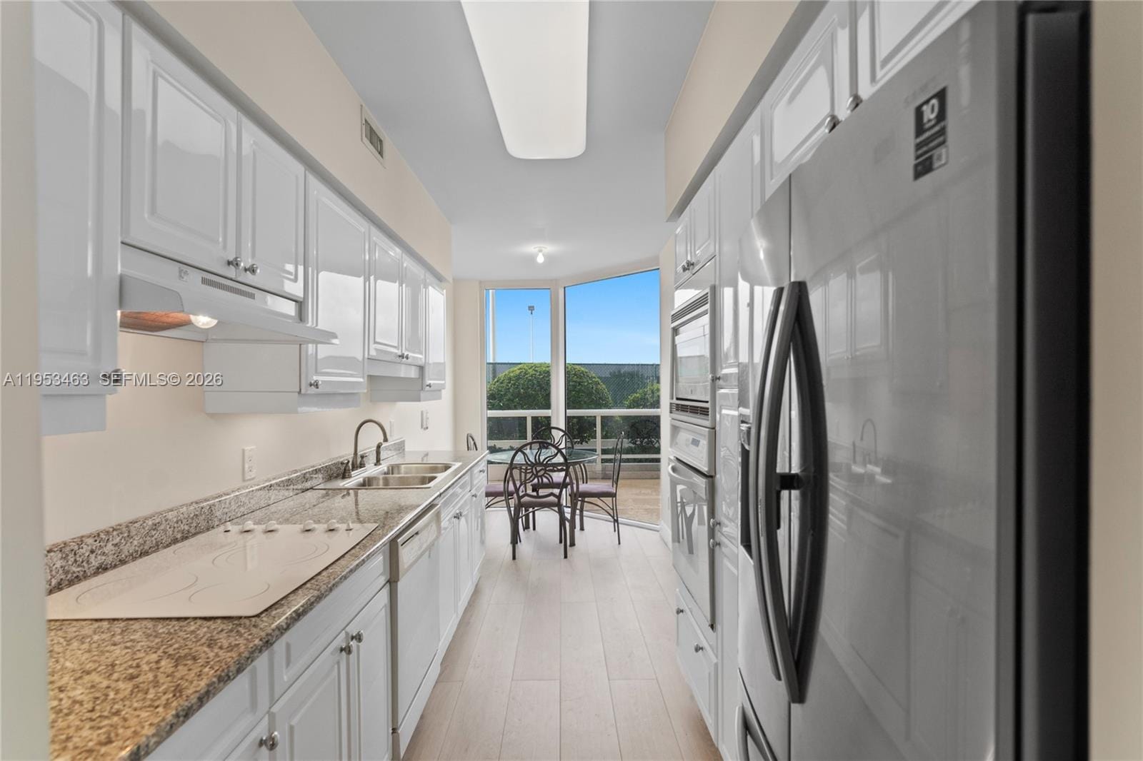 4775 Collins Avenue 507 — photo 8