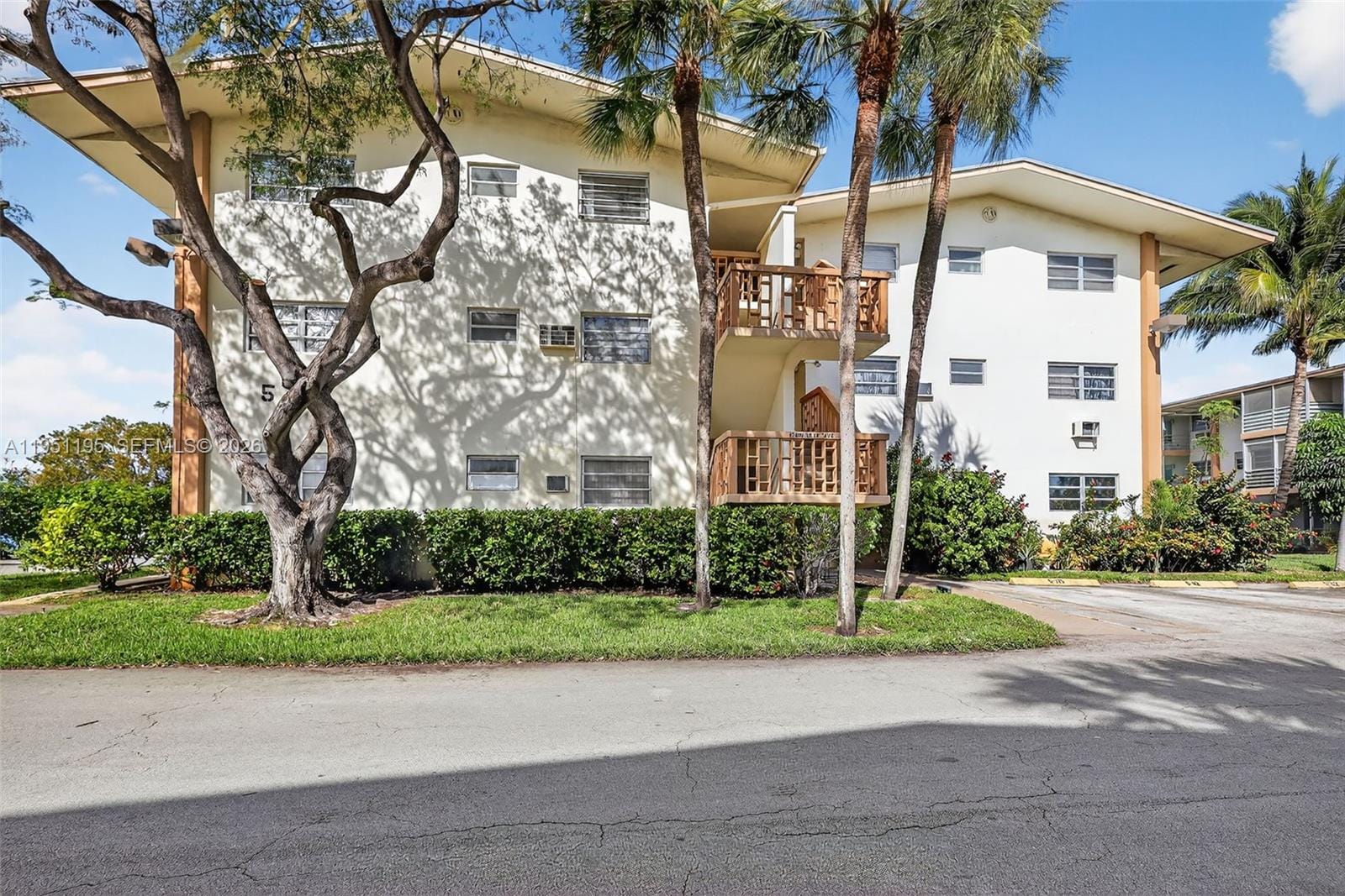 17001 NE 13th Avenue 201, Miami, FL 33162 photo 22