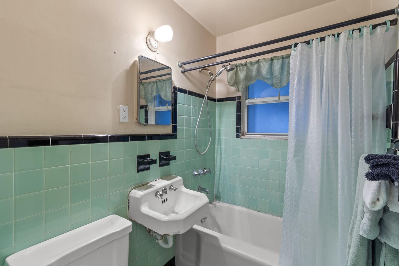 2420 NE 7th Avenue, Wilton Manors, FL 33305 photo 14