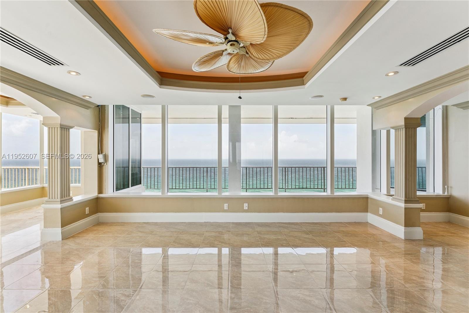1021 Hillsboro Mile RG — photo 10