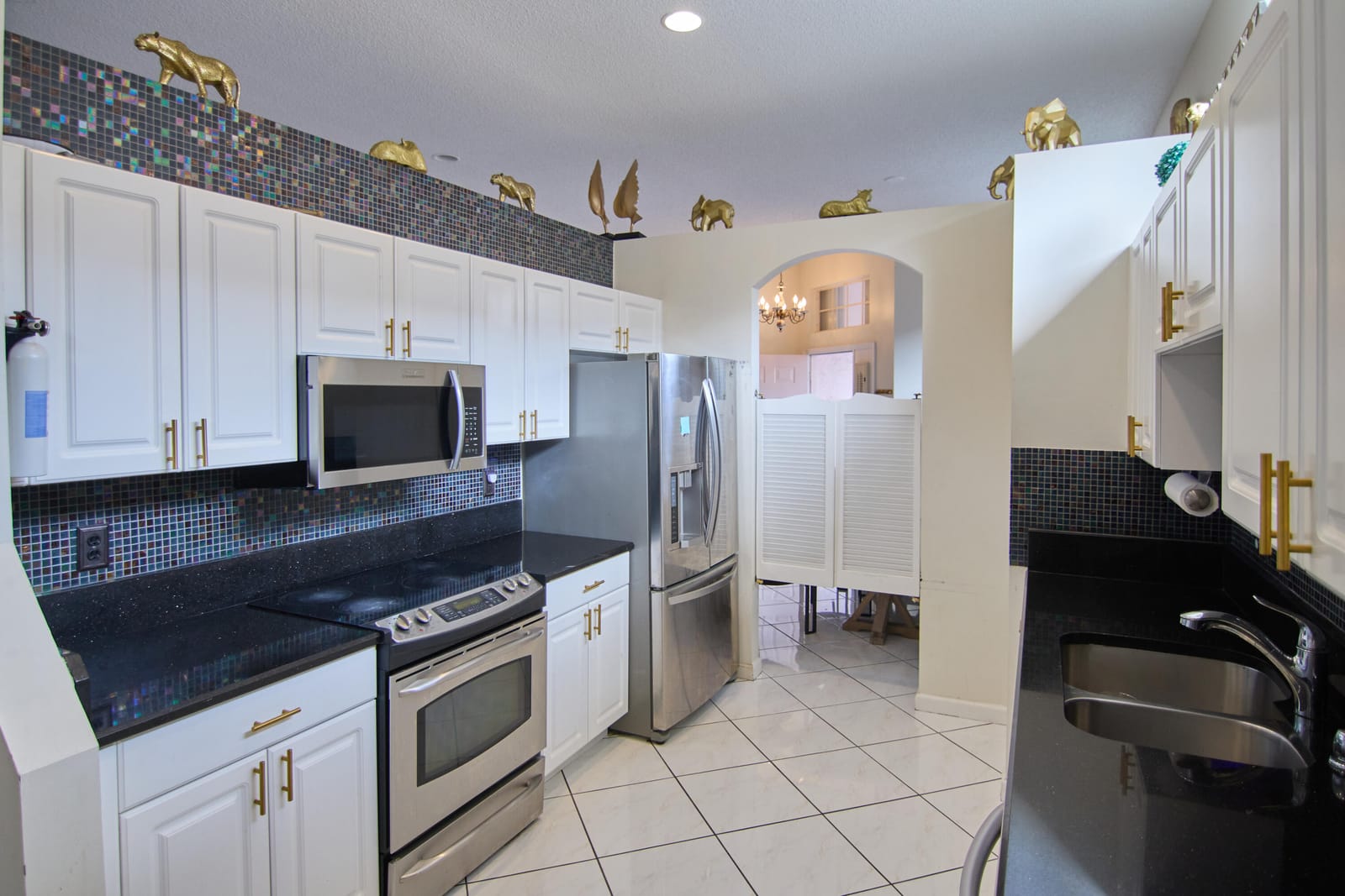 2824 Waters Edge Circle — photo 3