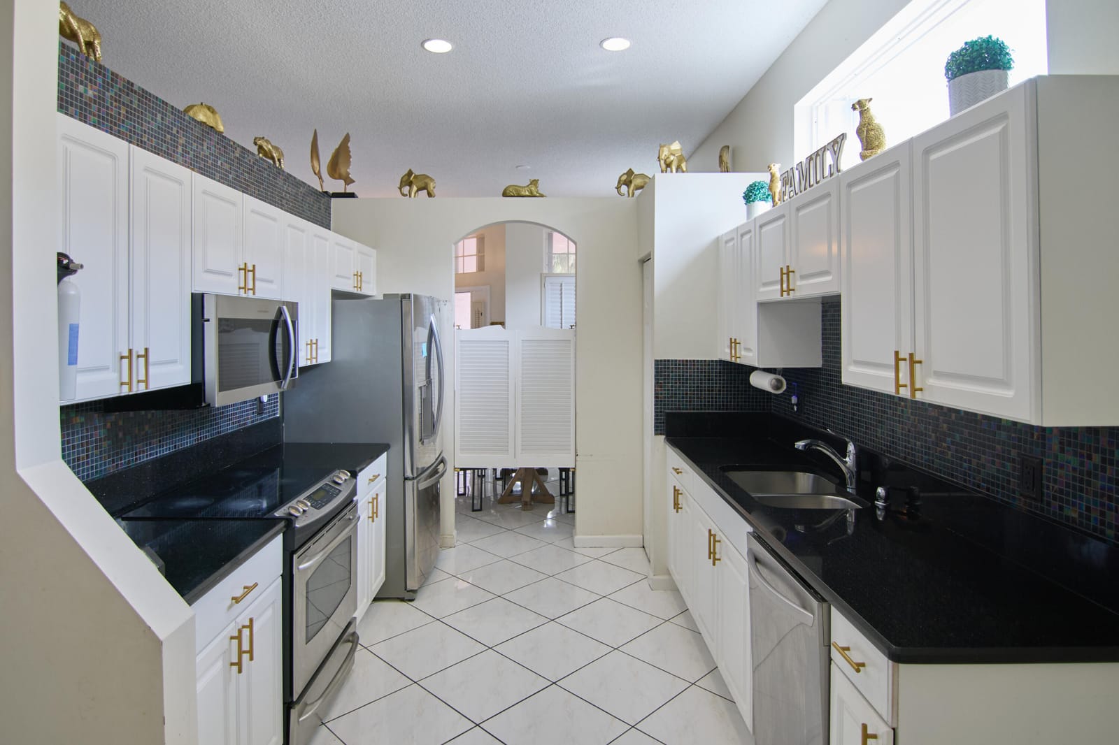 2824 Waters Edge Circle — photo 4