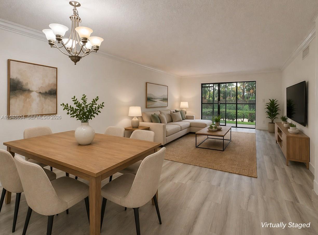 321 Lakeview Drive 105, Weston, FL 33326, Weston