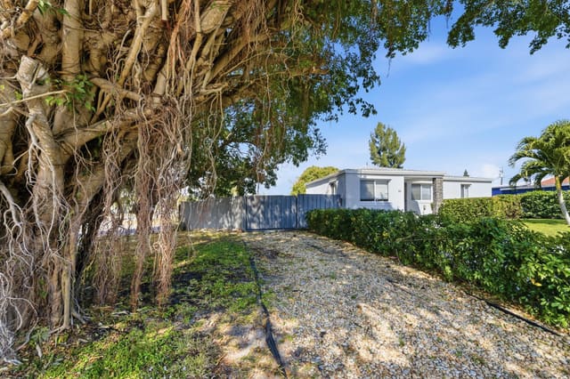 233 NW 6th Avenue, sold in Boynton Hills, Boynton Beach, FL