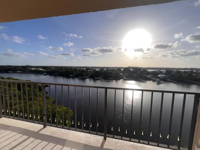 3581 S Ocean Boulevard 7e, sold in Horizon West Condo, South Palm Beach, FL