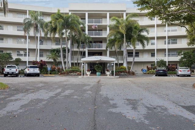 821 Cypress Boulevard 408, Pompano Beach, FL 33069