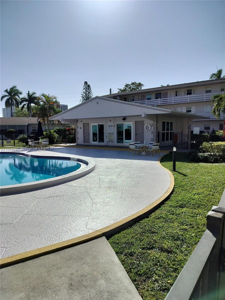 700 Layne Boulevard 214, Hallandale Beach, FL 33009 photo 4