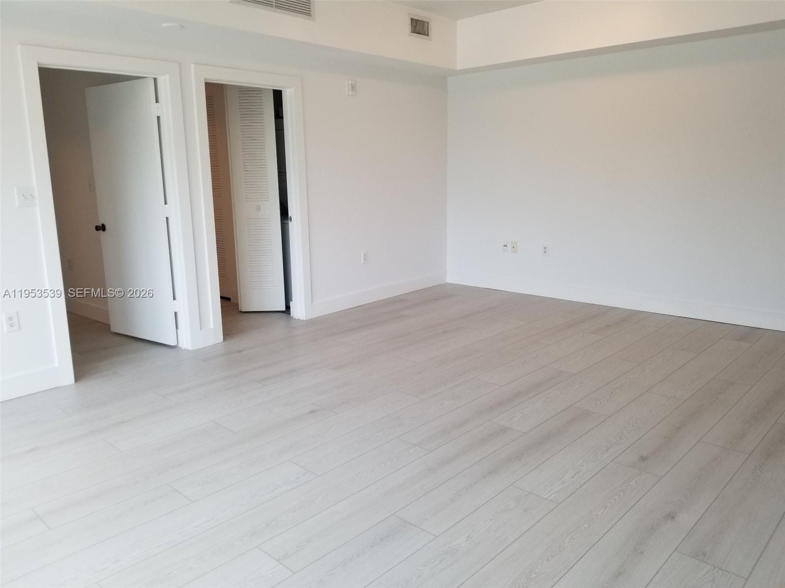 6580 Indian Creek Drive 201 — photo 4