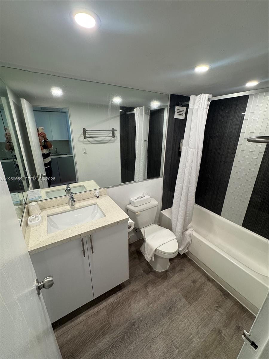 19201 Collins Avenue 1018 — photo 9
