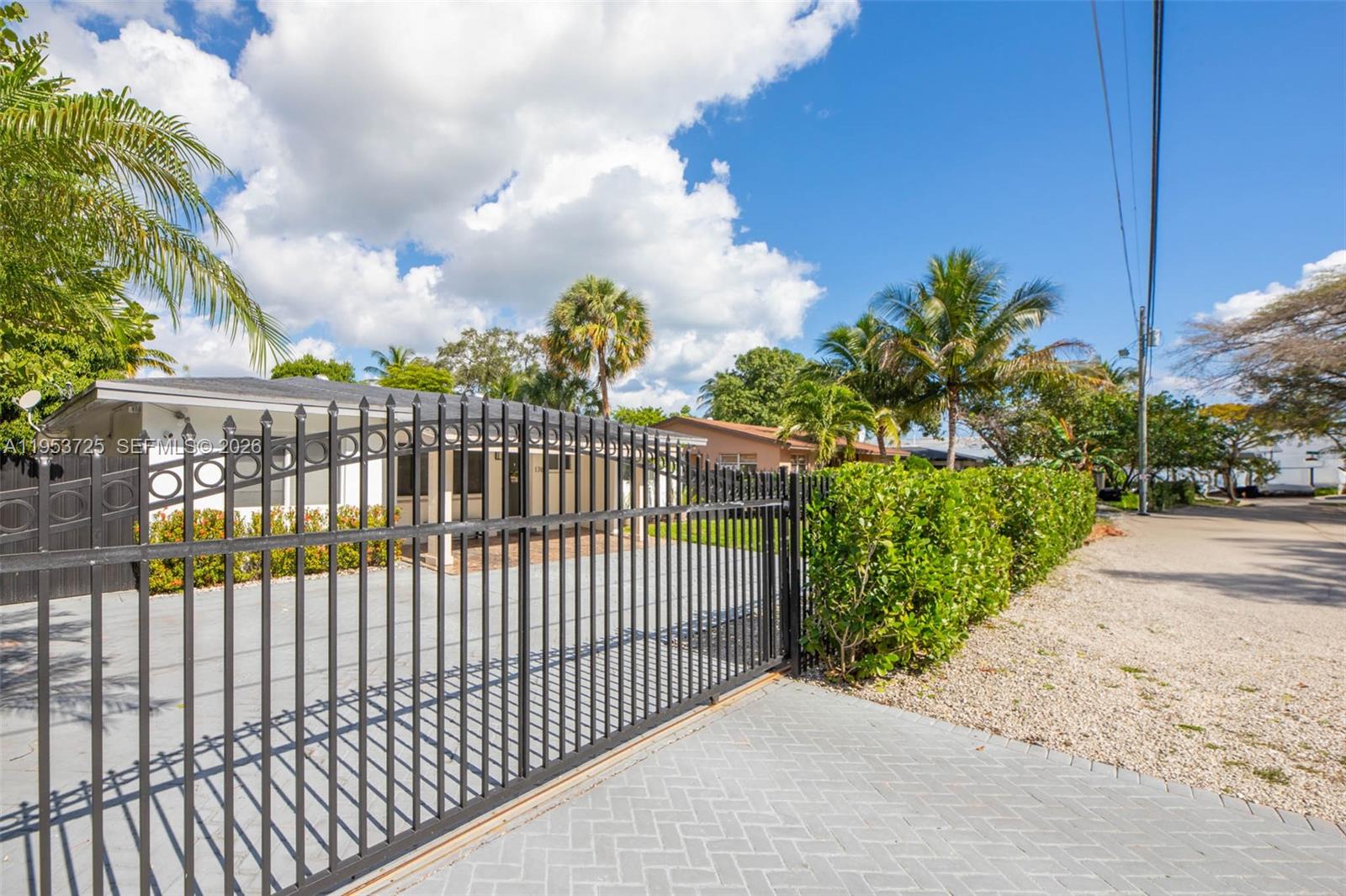 1765 NE 145th Street, Miami, FL 33181 photo 7