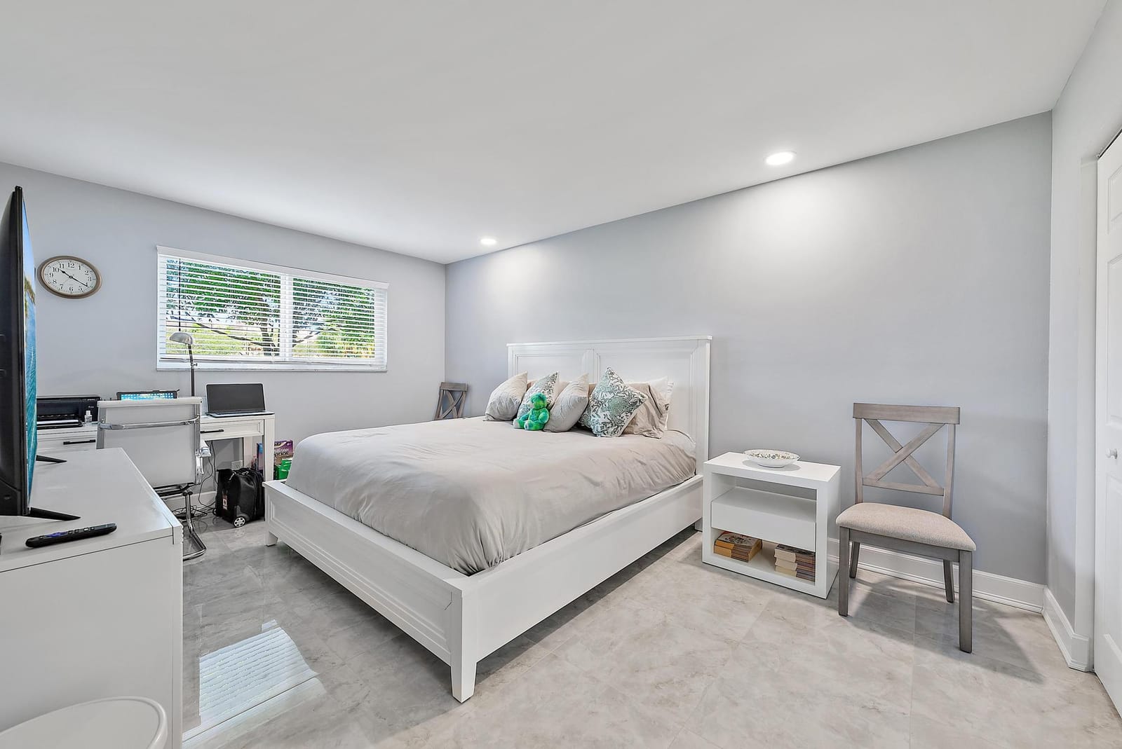 725 Lori Drive 111 — photo 4