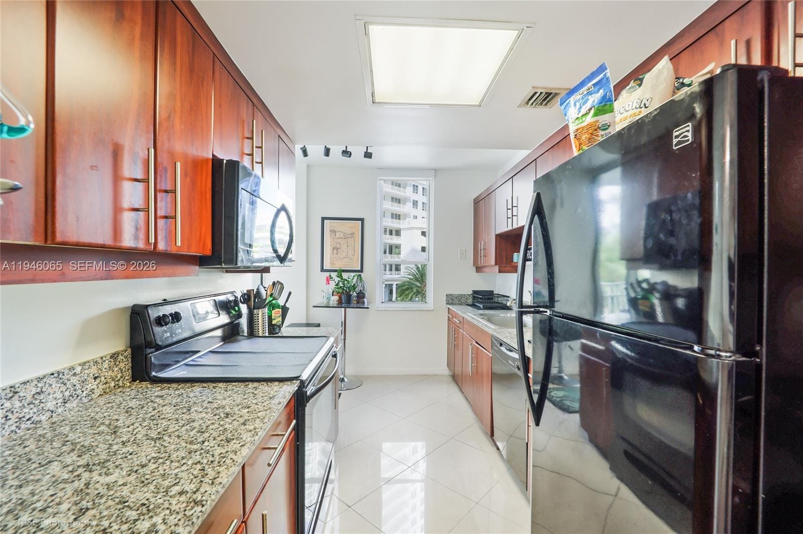 701 Brickell Key Boulevard 404, Miami, FL 33131 photo 6