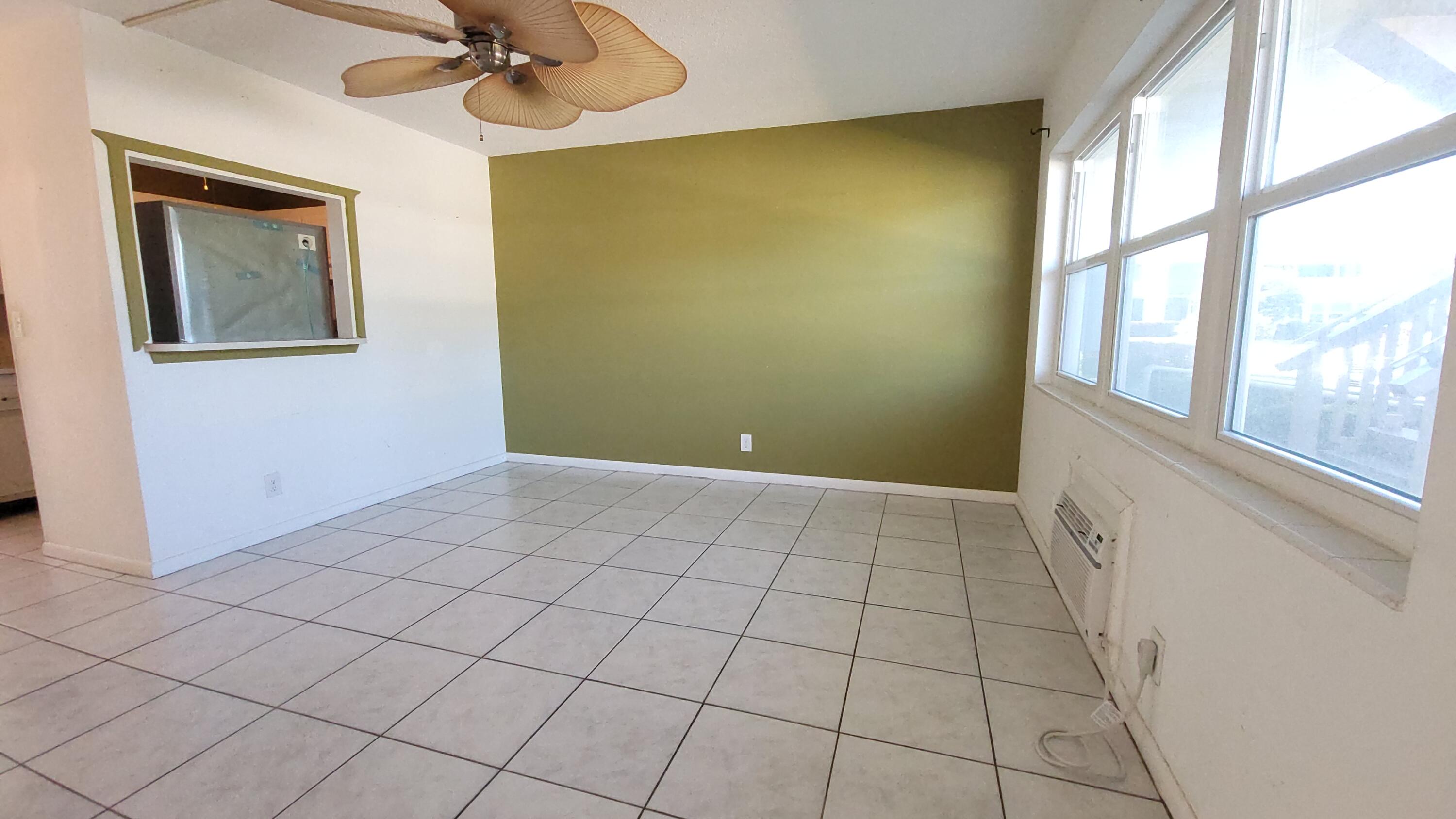 23 Kingswood B, West Palm Beach, FL 33417, West Palm Beach