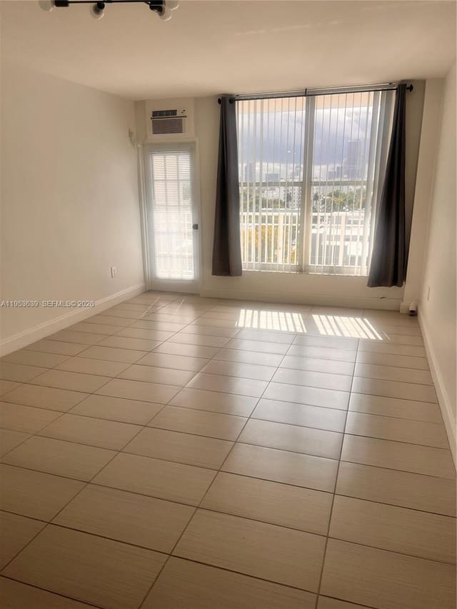1300 Lincoln Road B902, Miami Beach, FL 33139