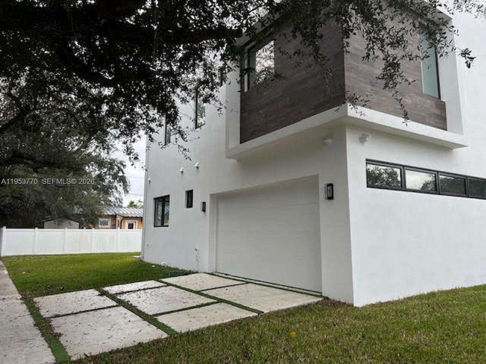 2 Hough Drive — photo 3