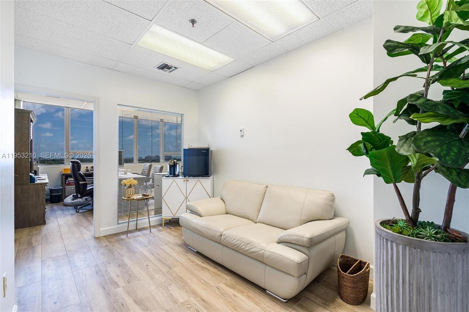 2455 E Sunrise Boulevard CU9J — photo 2