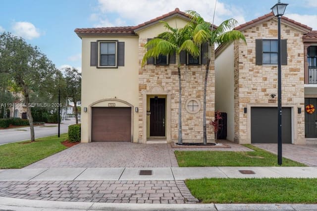 7026 NW 103rd Place, sold in Vintage Estates, Doral, FL