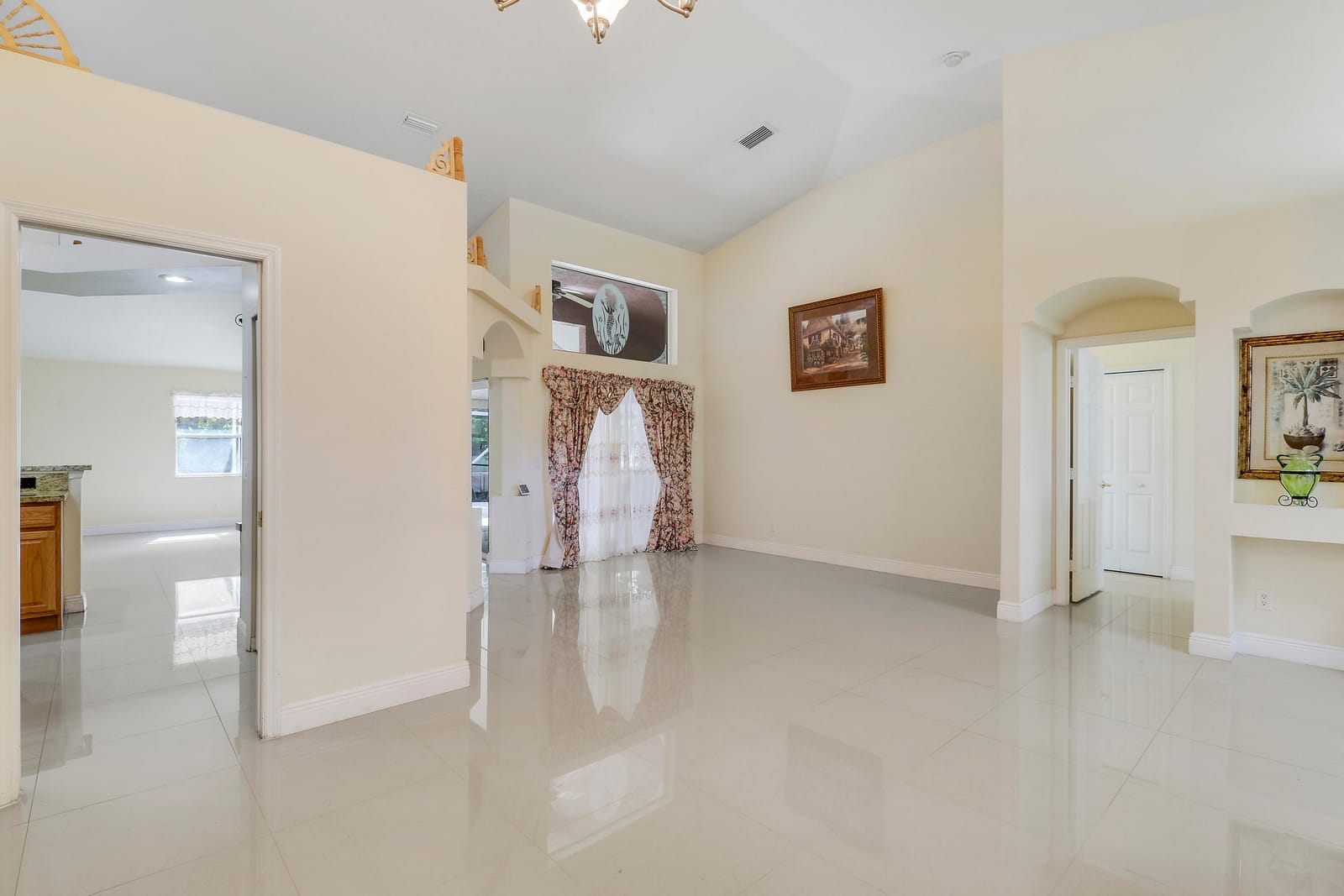 2085 SW Aladdin Street — photo 6
