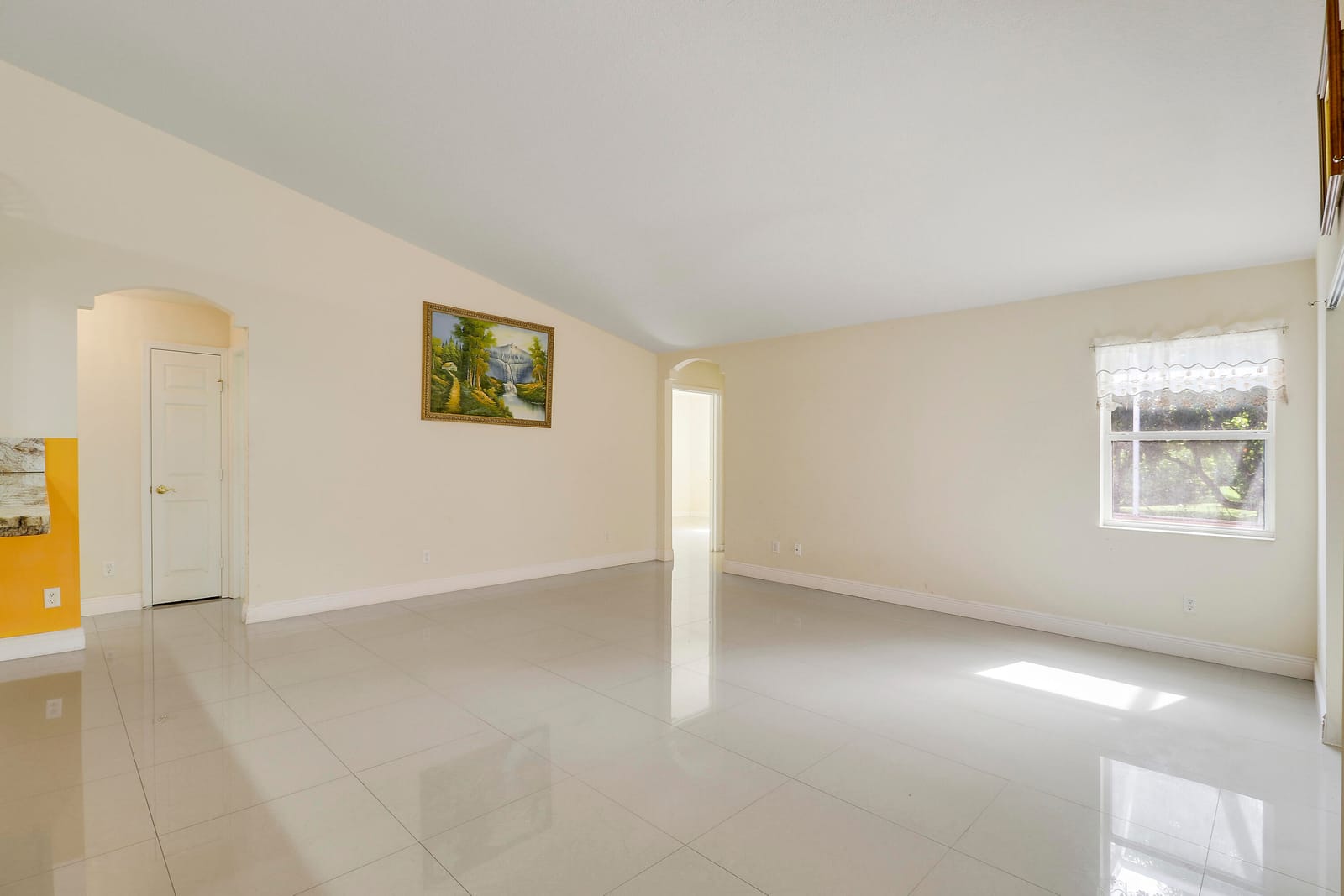 2085 SW Aladdin Street — photo 10
