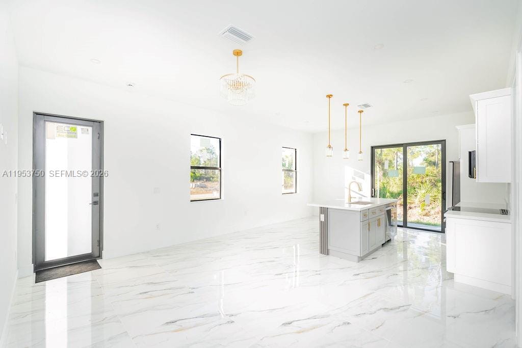 1005 Brenton Avenue — photo 2