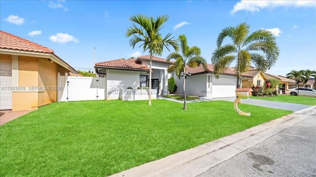11611 SW 9th Court, Pembroke Pines, FL 33025
