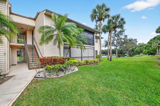 15488 Lakes Of Delray Boulevard 207, sold in Witney A And B Condo, Delray Beach, FL