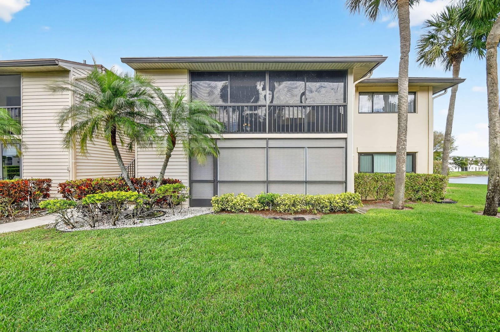 15488 Lakes Of Delray Boulevard 207, Delray Beach, FL 33484 photo 2