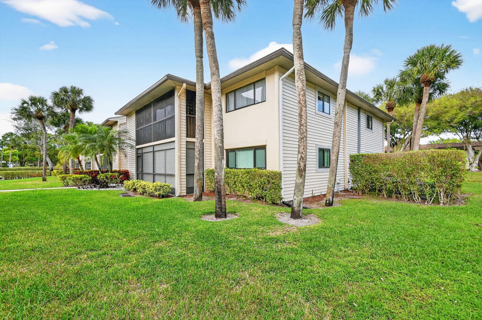 15488 Lakes Of Delray Boulevard 207, Delray Beach, FL 33484 photo 3
