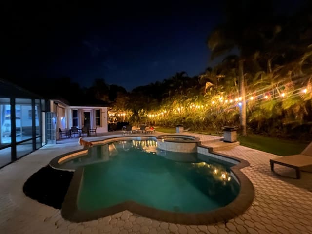 15700 Carrera Lane, Wellington, FL 33414
