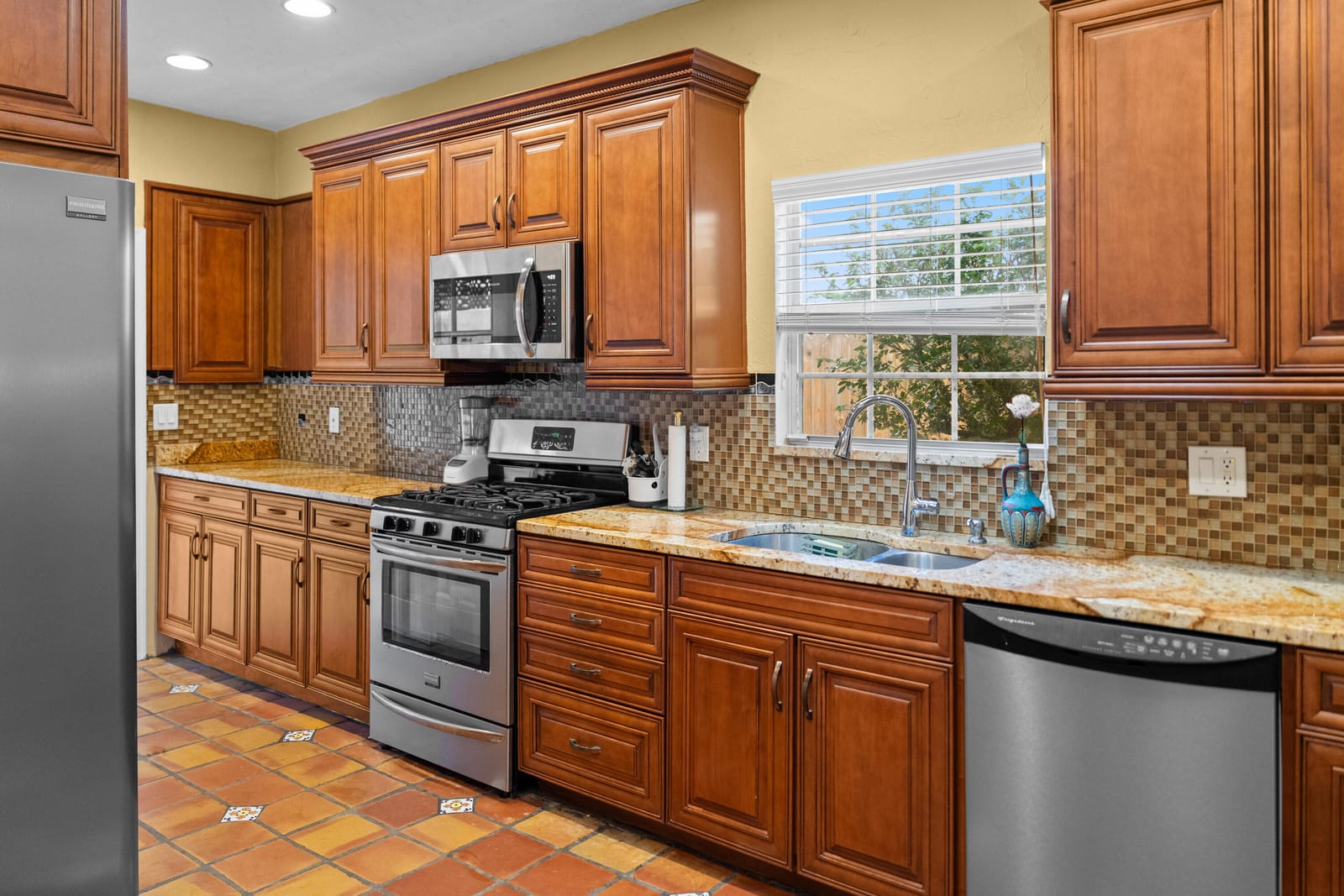 735 Colonial Road, West Palm Beach, FL 33405 photo 25